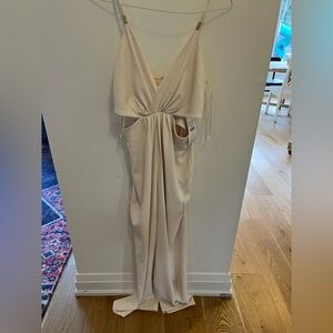 Elegant Cream V-Neck Women’s Romper